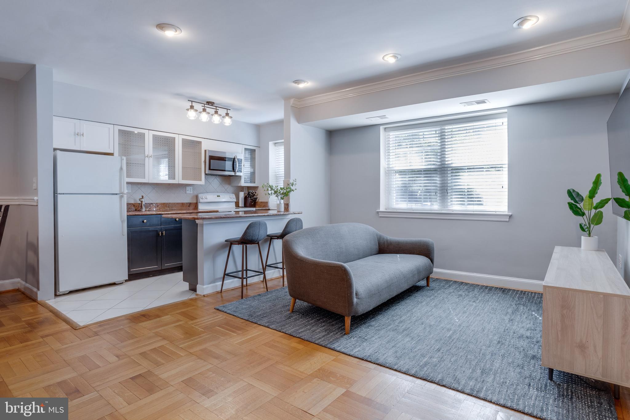1303 N Ode St #204