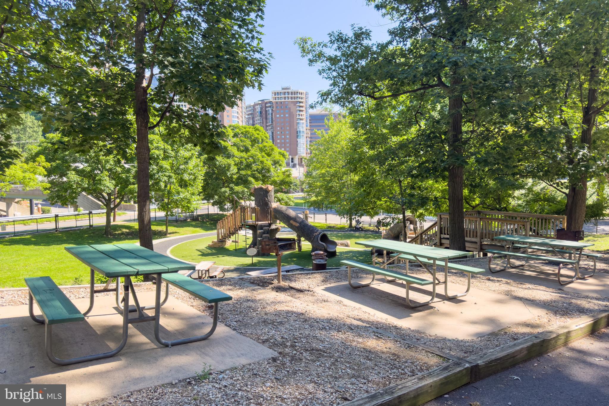 1303 N Ode St #204