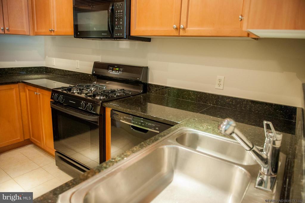 851 N GLEBE RD #510