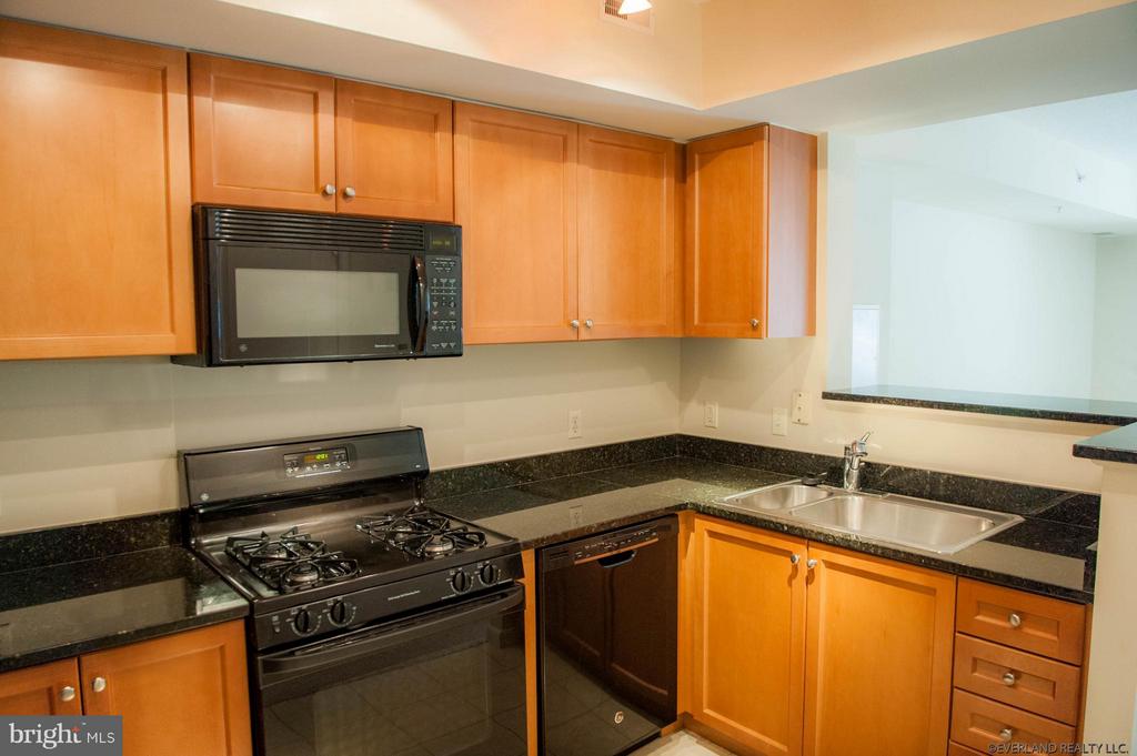 851 N GLEBE RD #510