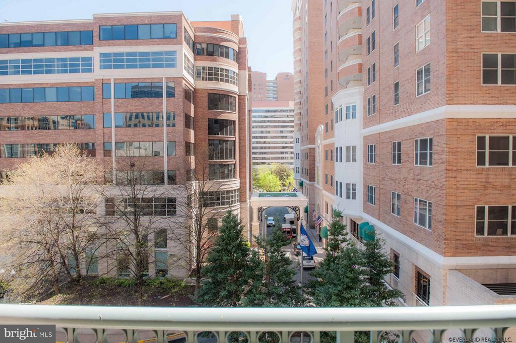 851 N GLEBE RD #510
