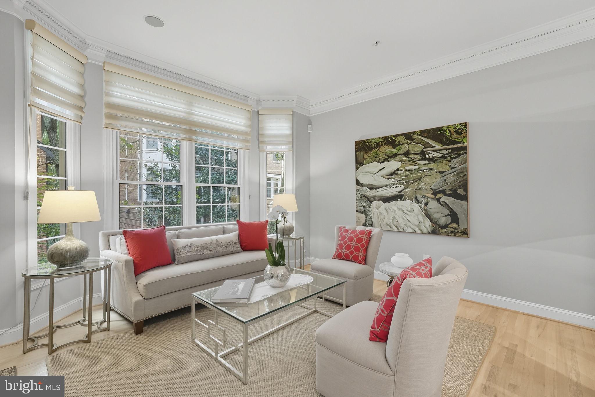 1044 N STAFFORD STREET