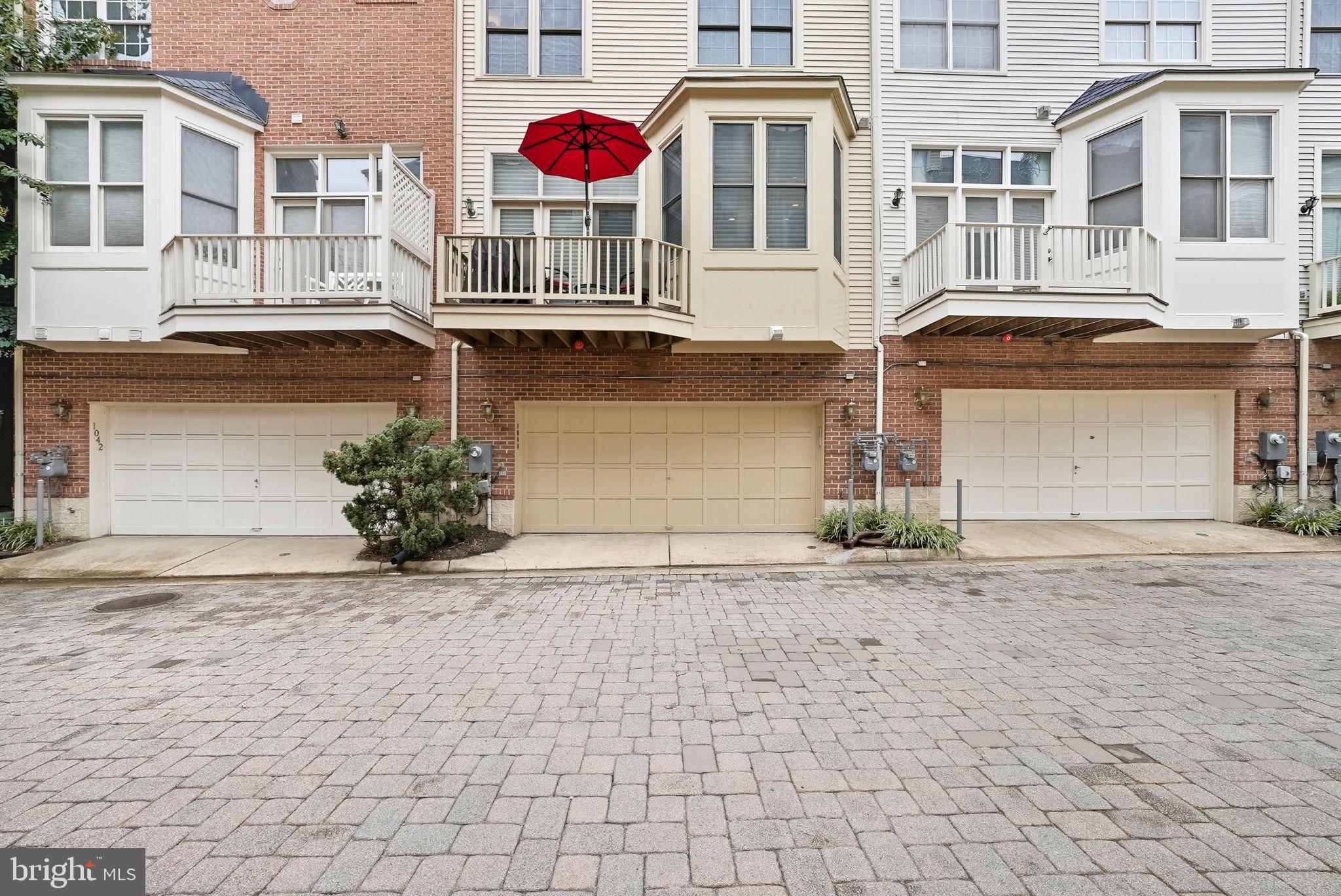 1044 N STAFFORD STREET