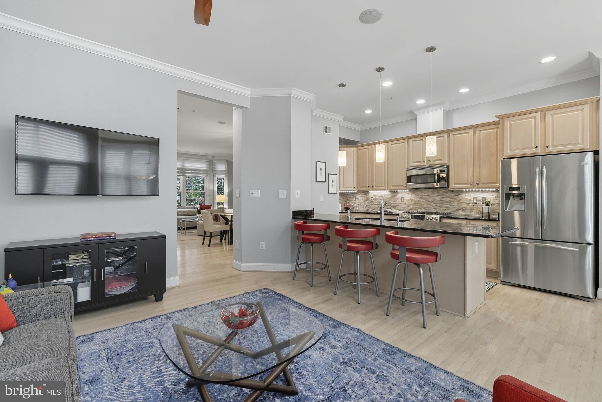 1044 N STAFFORD STREET