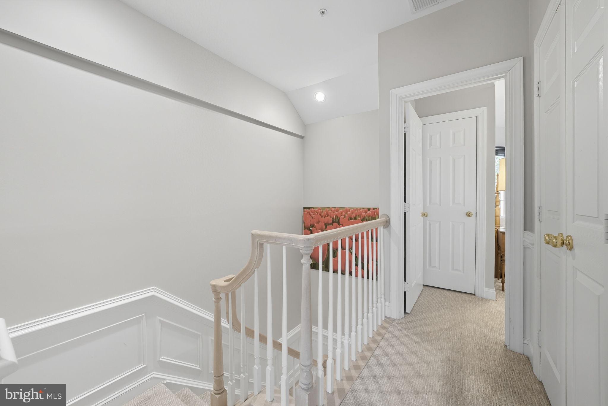 1044 N STAFFORD STREET