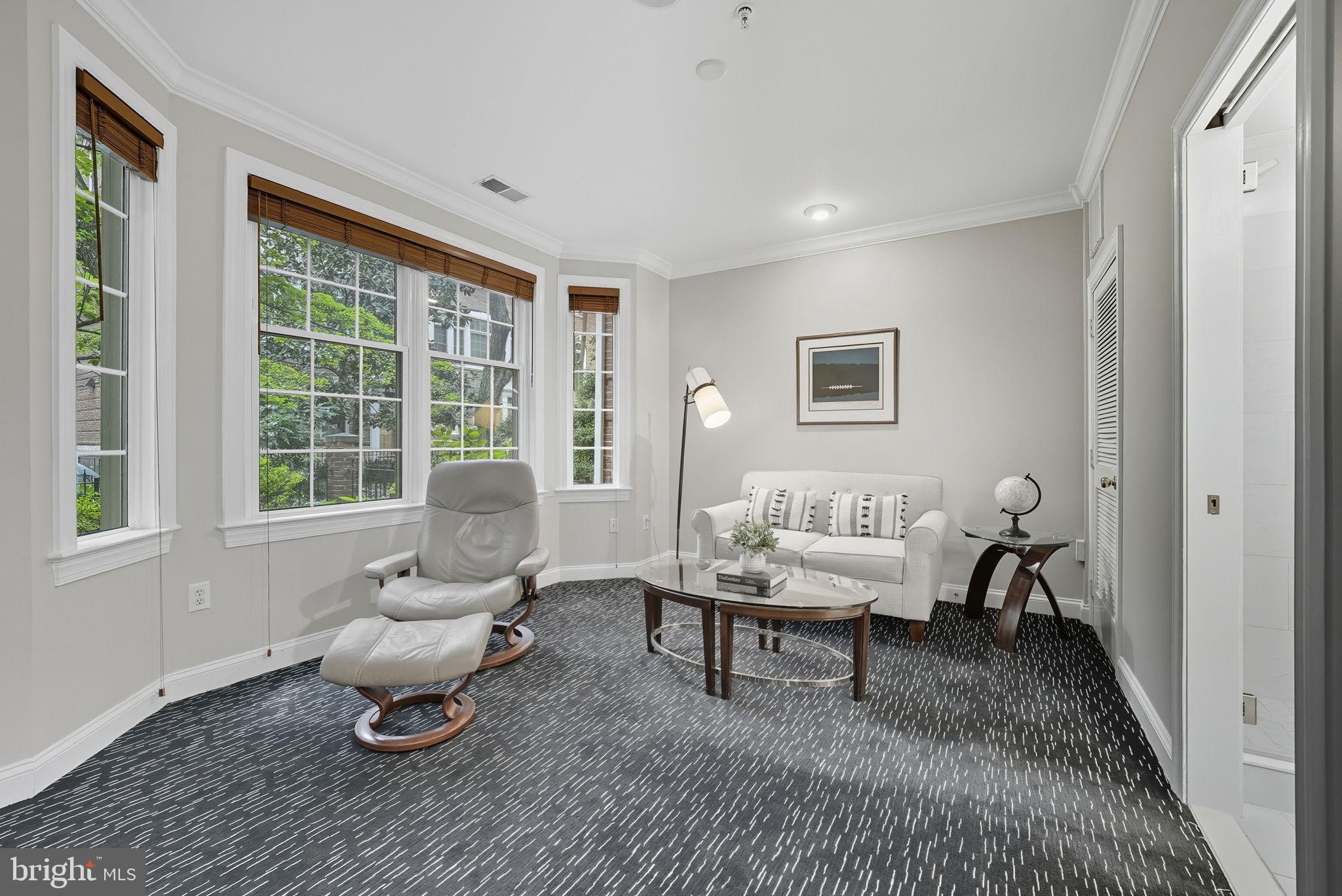 1044 N STAFFORD STREET