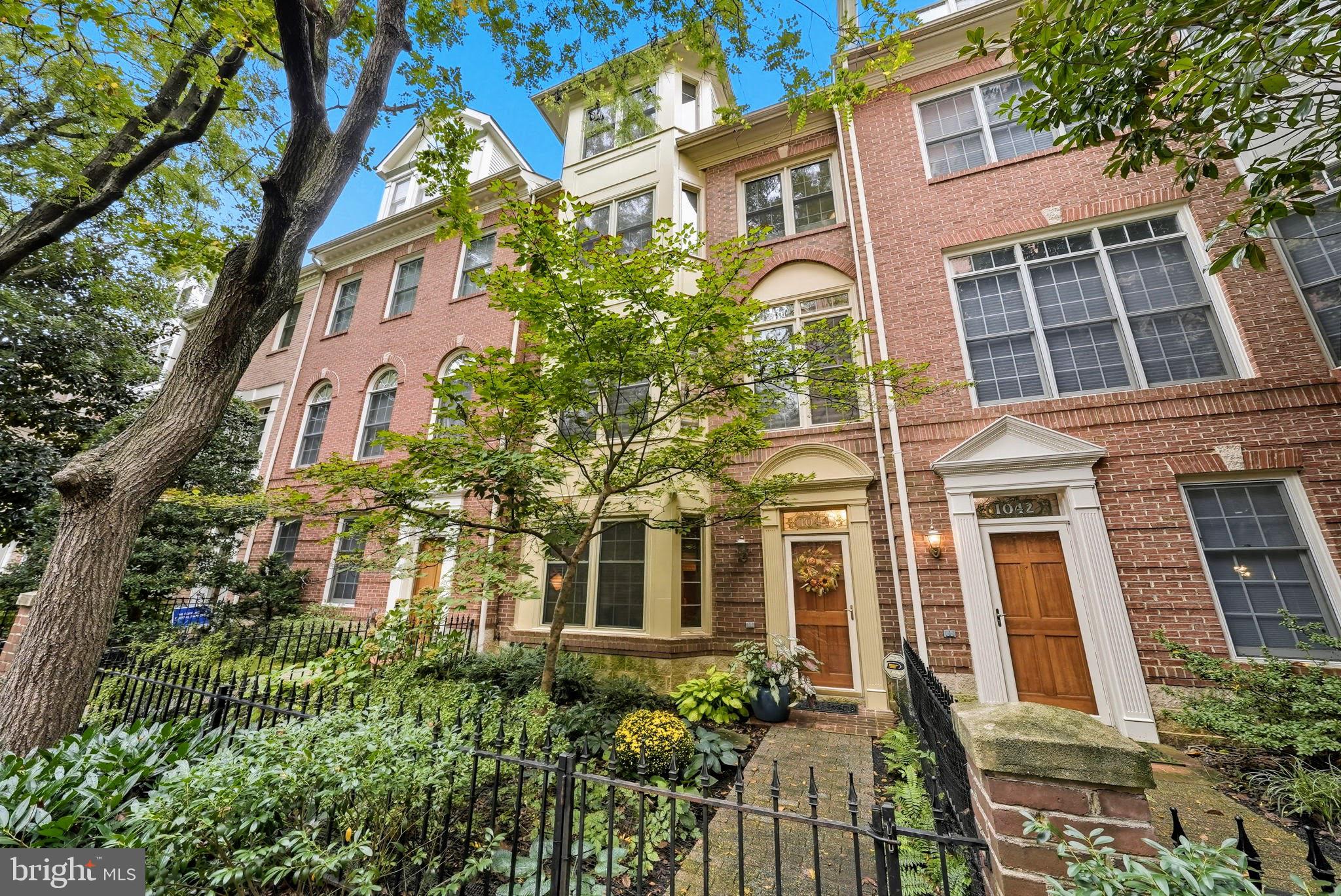 1044 N STAFFORD STREET