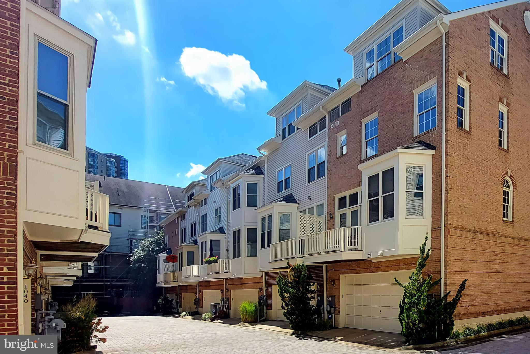 1044 N STAFFORD STREET