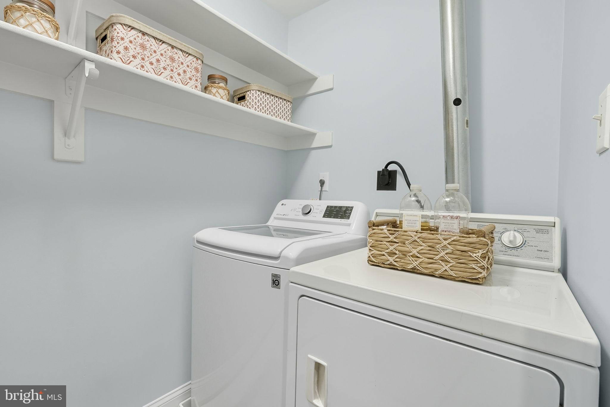 1044 N STAFFORD STREET