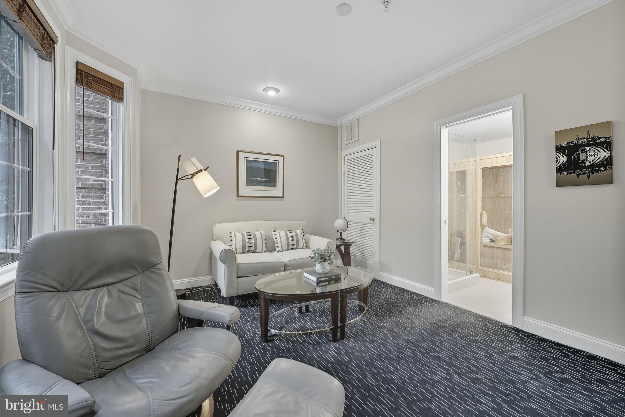 1044 N STAFFORD STREET