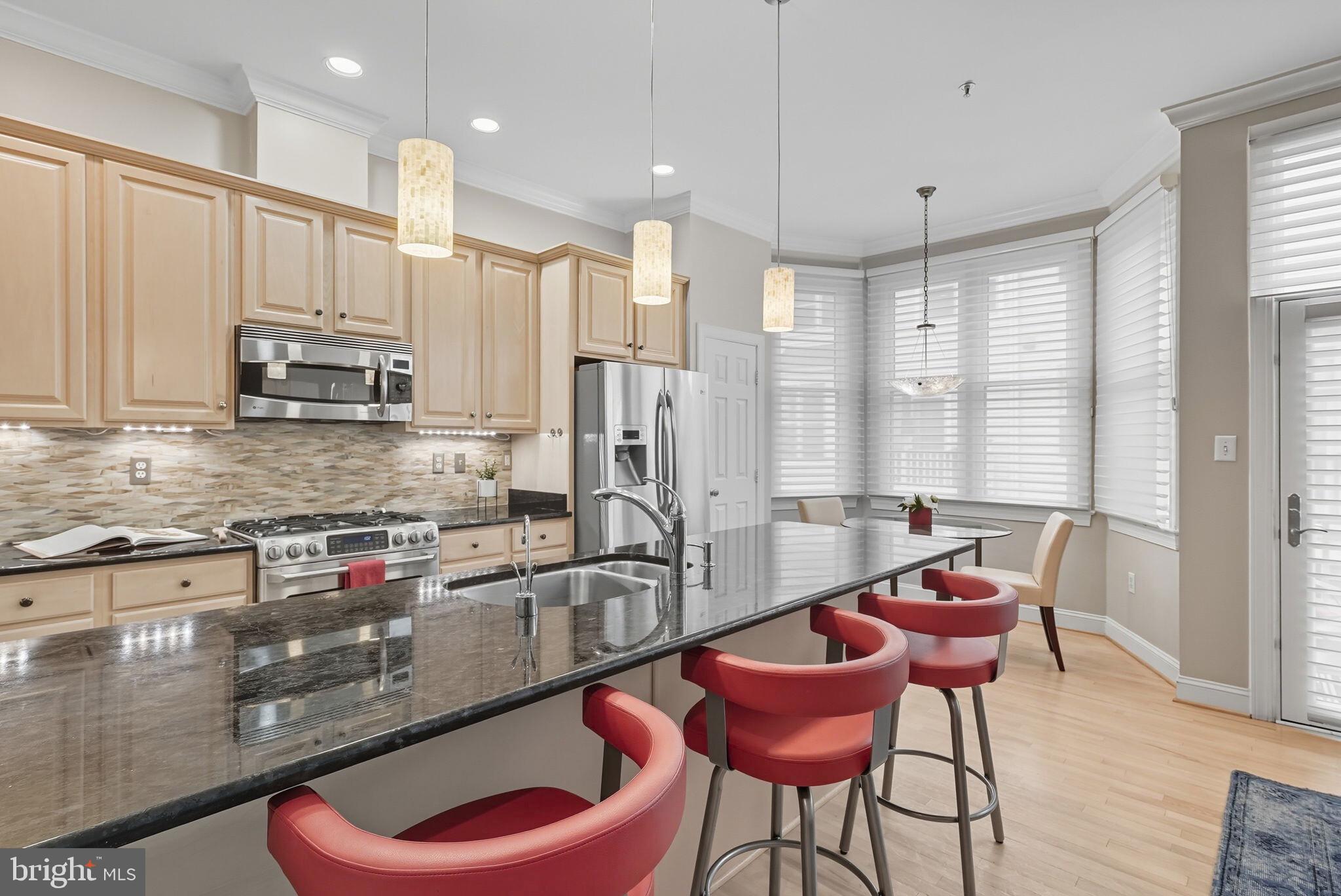 1044 N STAFFORD STREET