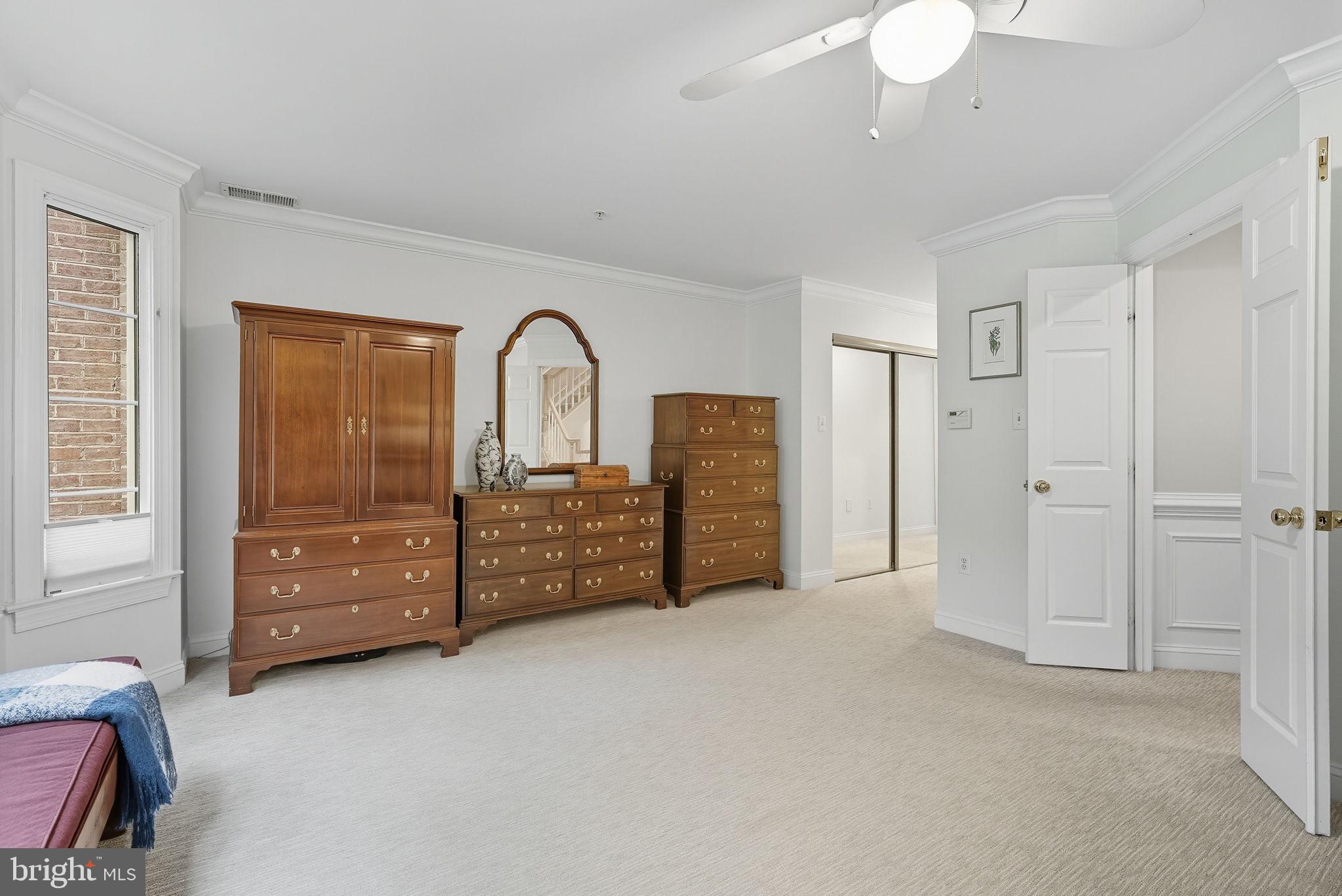 1044 N STAFFORD STREET