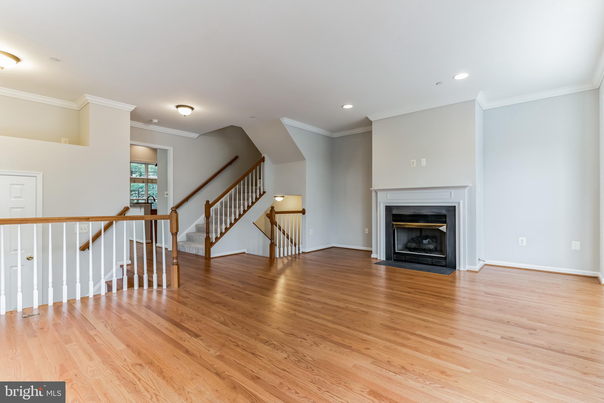 451 Clayton Ln