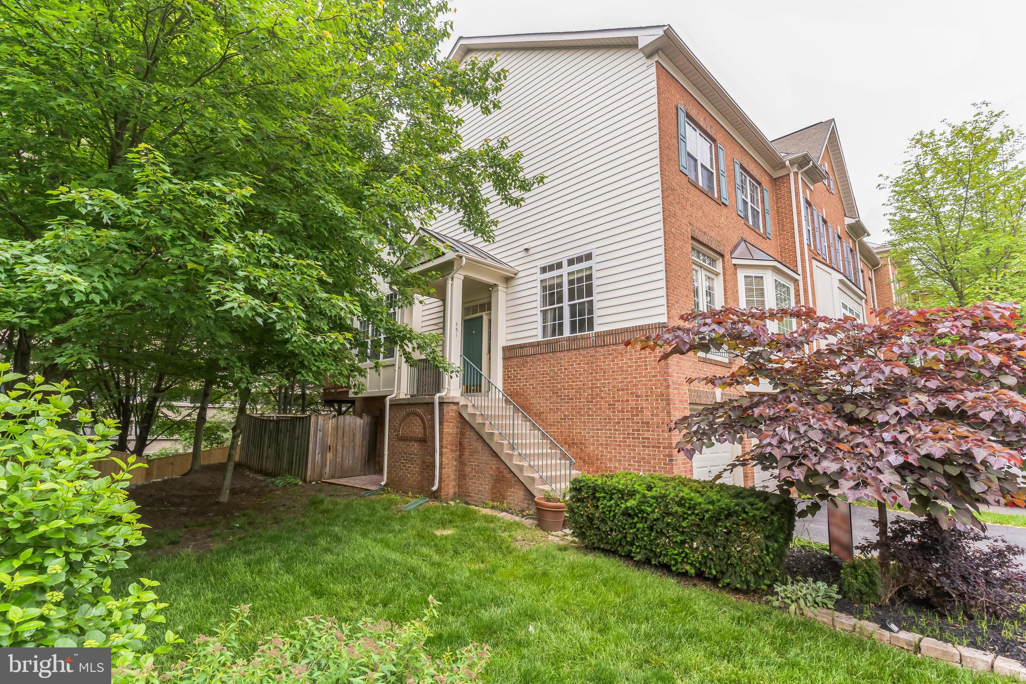 451 Clayton Ln