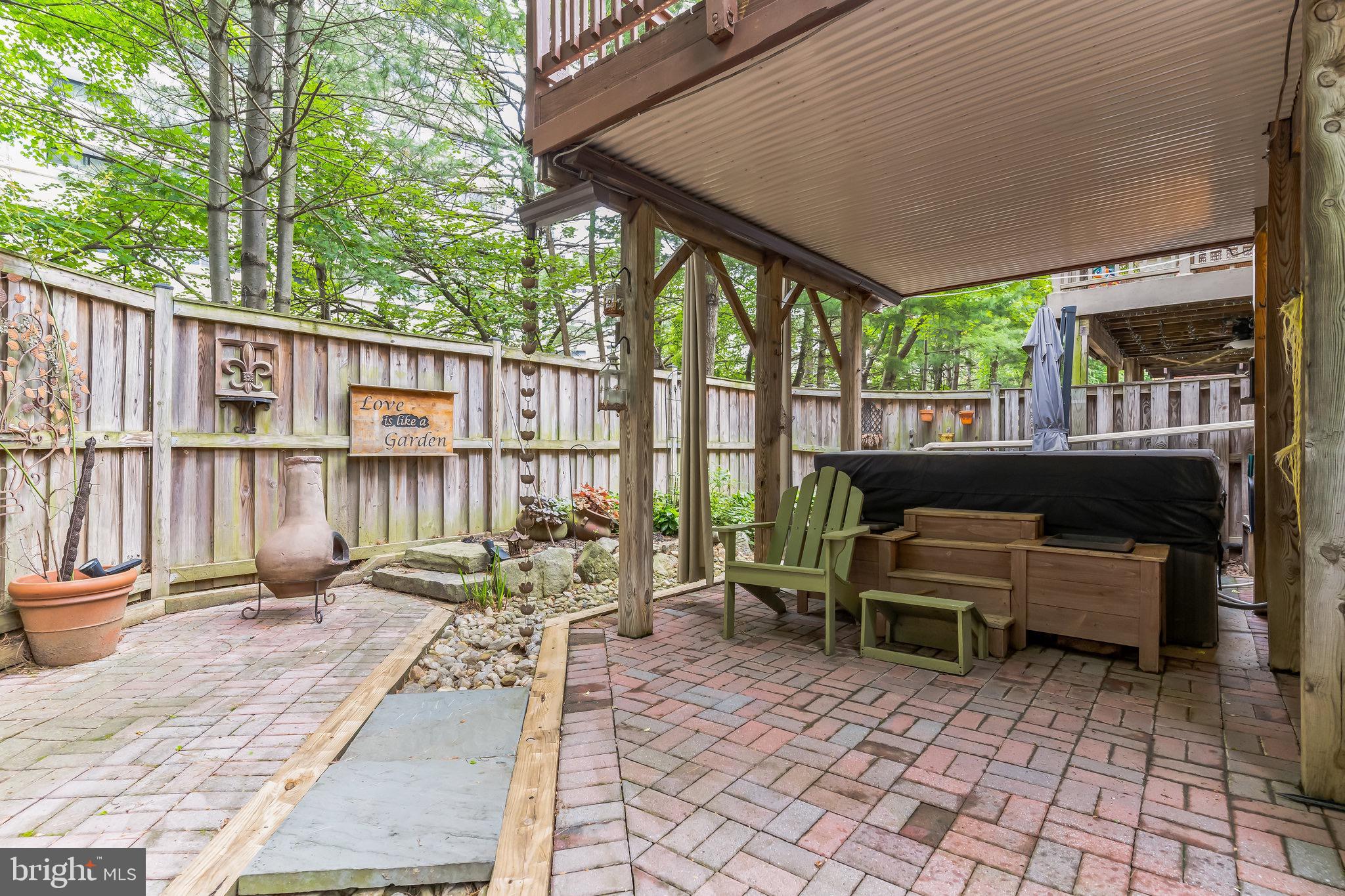451 Clayton Ln