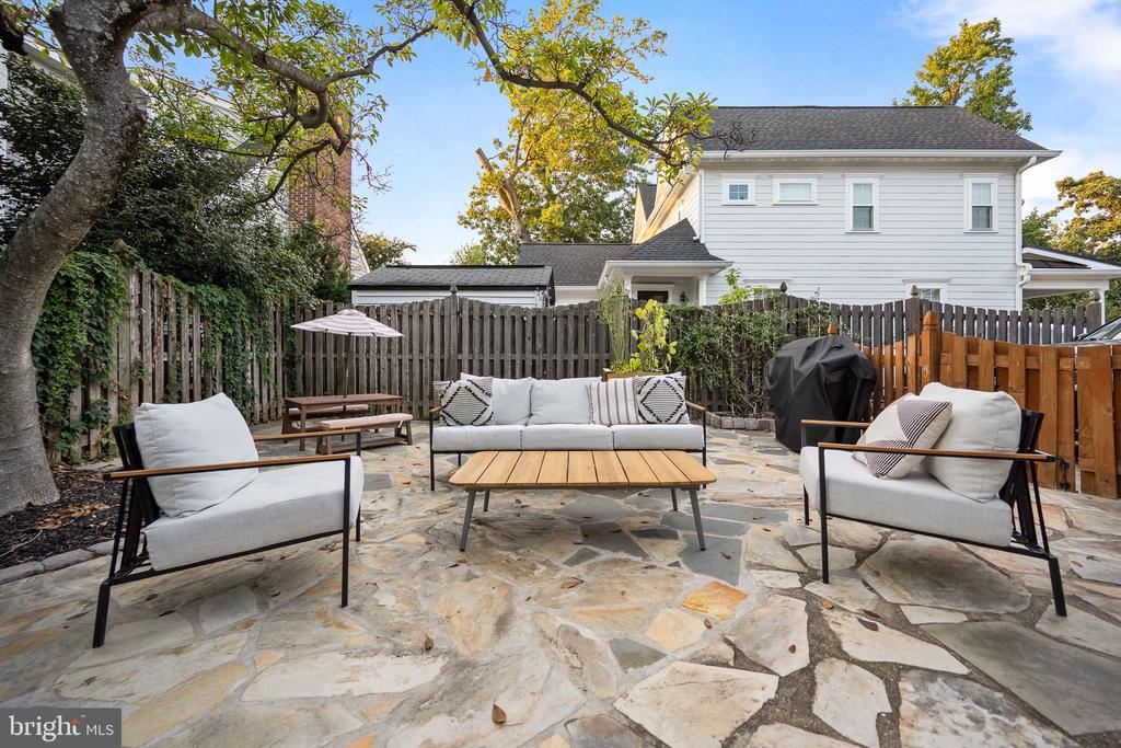 2426 TAYLOR AVENUE