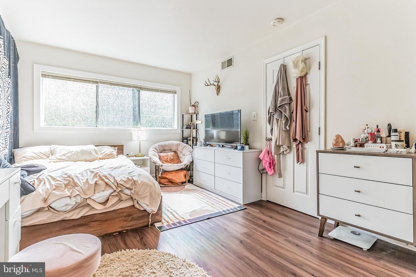 4965 Americana DRIVE Unit: 104