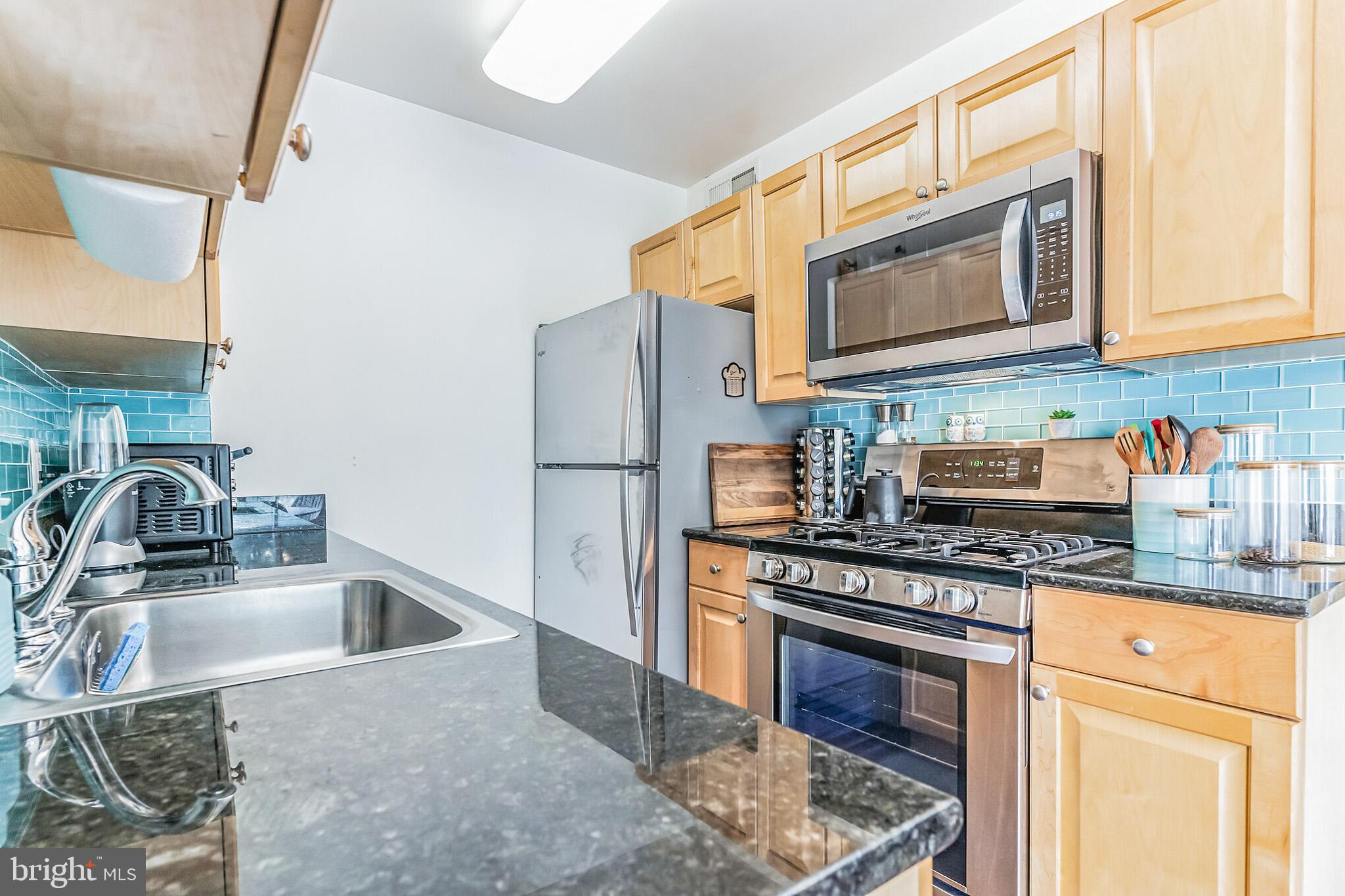 4965 Americana DRIVE Unit: 104