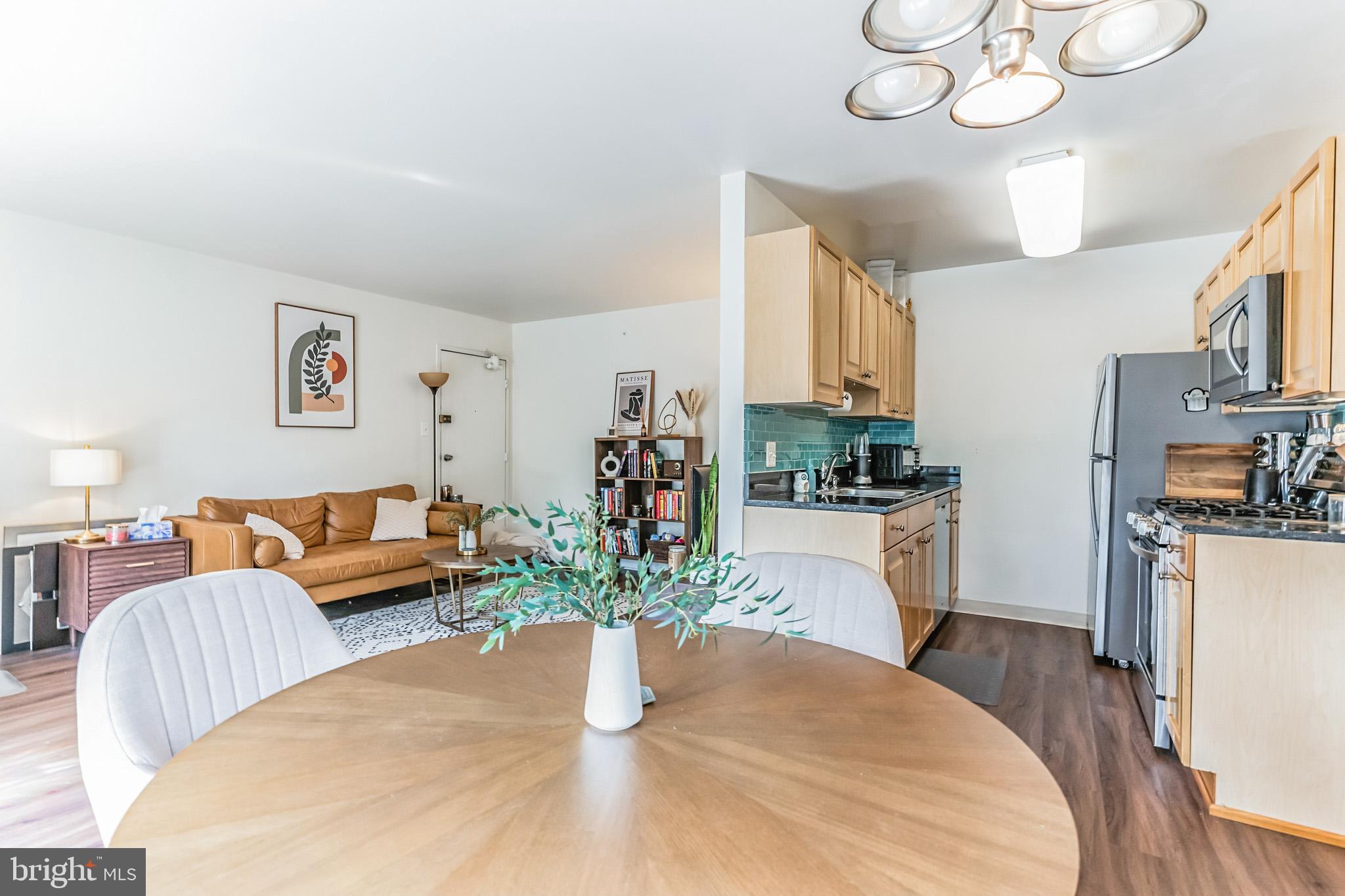 4965 Americana DRIVE Unit: 104