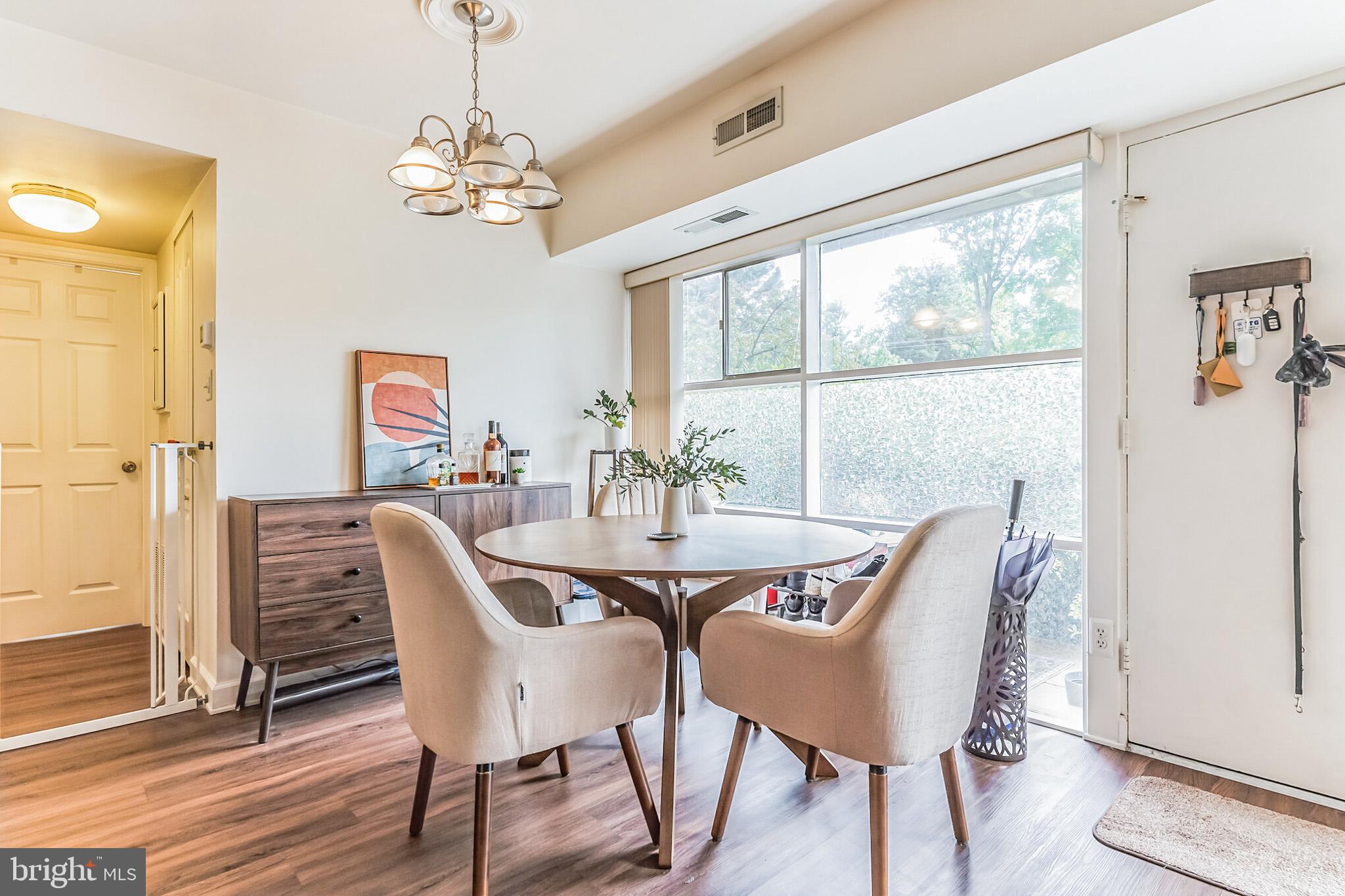 4965 Americana DRIVE Unit: 104