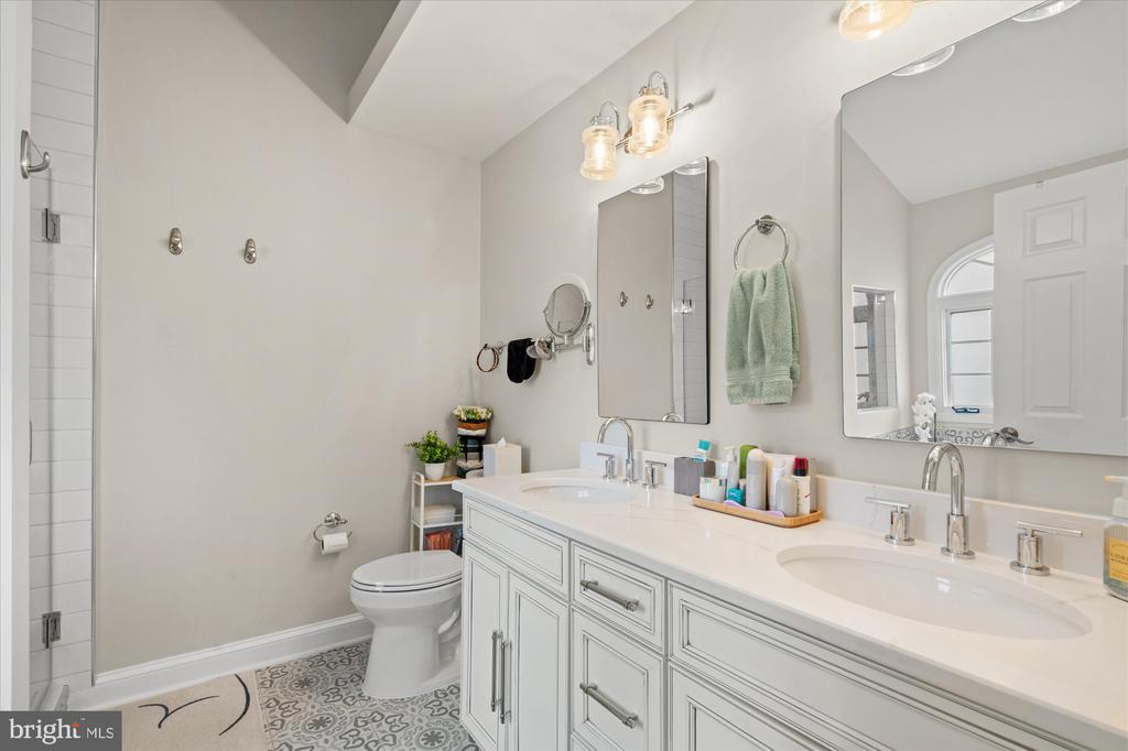 5332 BUXTON COURT