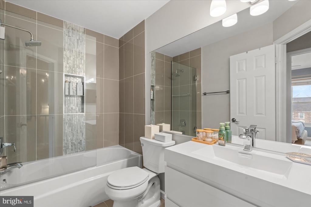 5332 BUXTON COURT