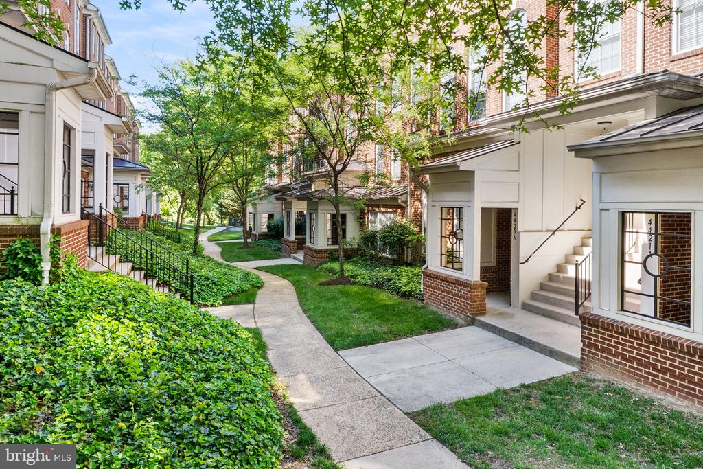 4431 EASTWICK COURT