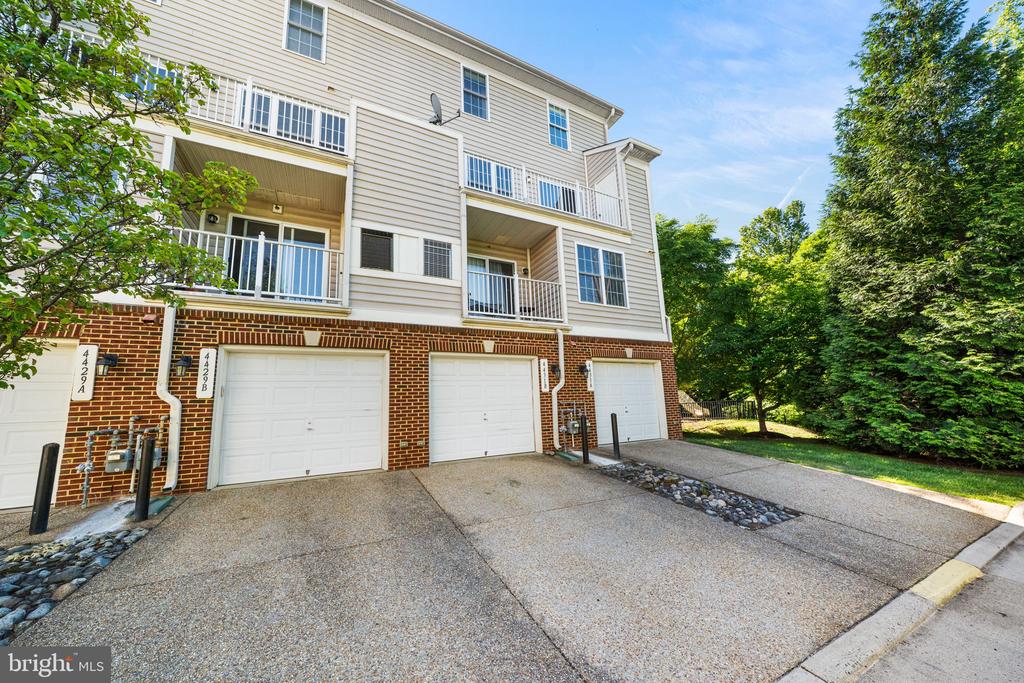 4431 EASTWICK COURT