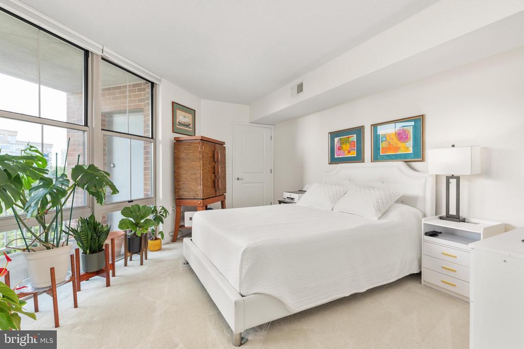 11800 SUNSET HILLS ROAD Unit: 815