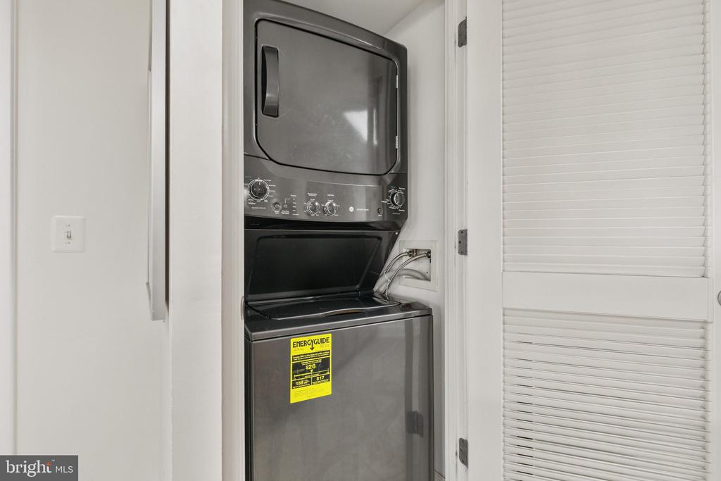 11800 SUNSET HILLS ROAD Unit: 815