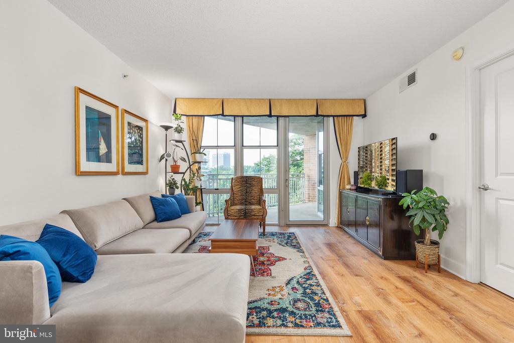 11800 SUNSET HILLS ROAD Unit: 815