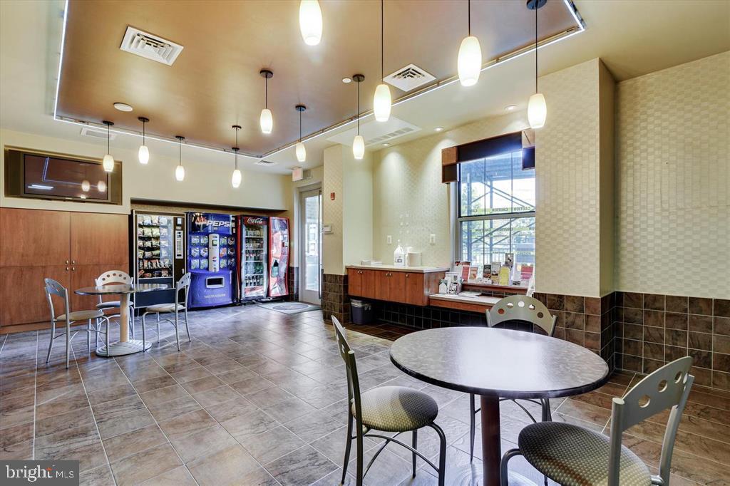 11800 SUNSET HILLS ROAD Unit: 815