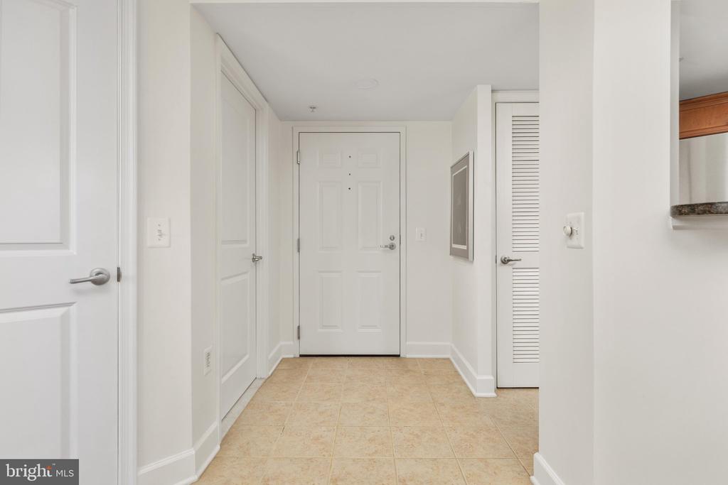 11800 SUNSET HILLS ROAD Unit: 815