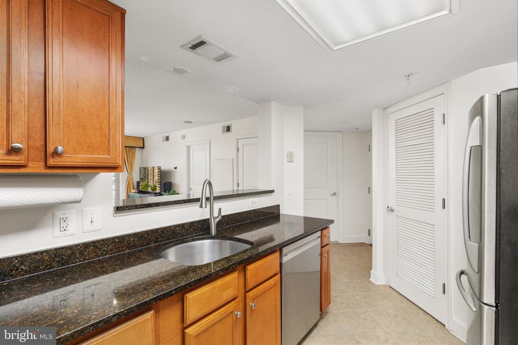 11800 SUNSET HILLS ROAD Unit: 815
