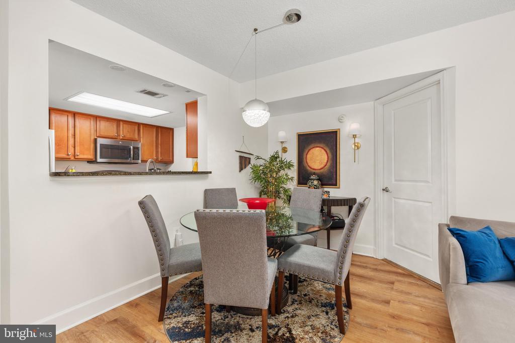 11800 SUNSET HILLS ROAD Unit: 815
