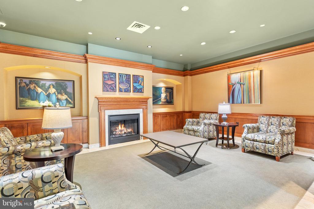 11800 SUNSET HILLS ROAD Unit: 815