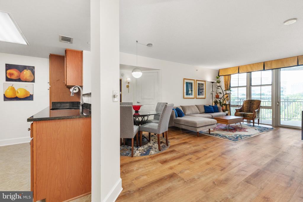 11800 SUNSET HILLS ROAD Unit: 815