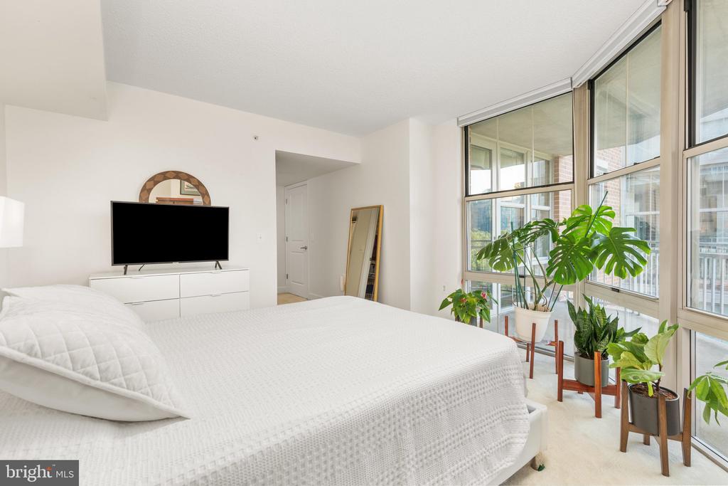 11800 SUNSET HILLS ROAD Unit: 815
