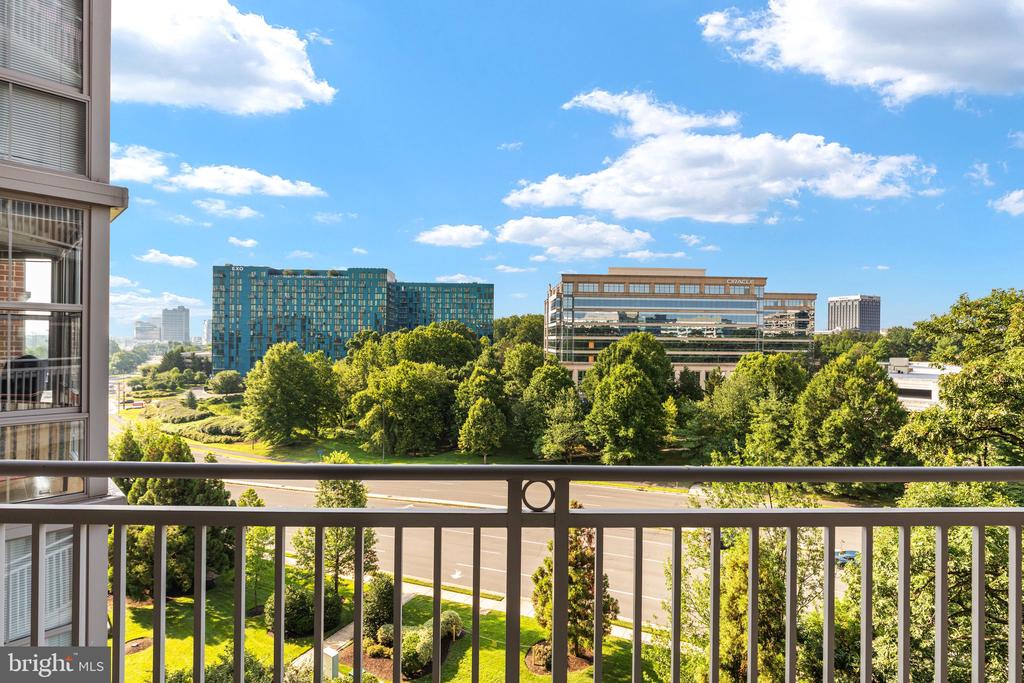 11800 SUNSET HILLS ROAD Unit: 815