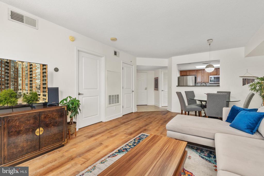 11800 SUNSET HILLS ROAD Unit: 815