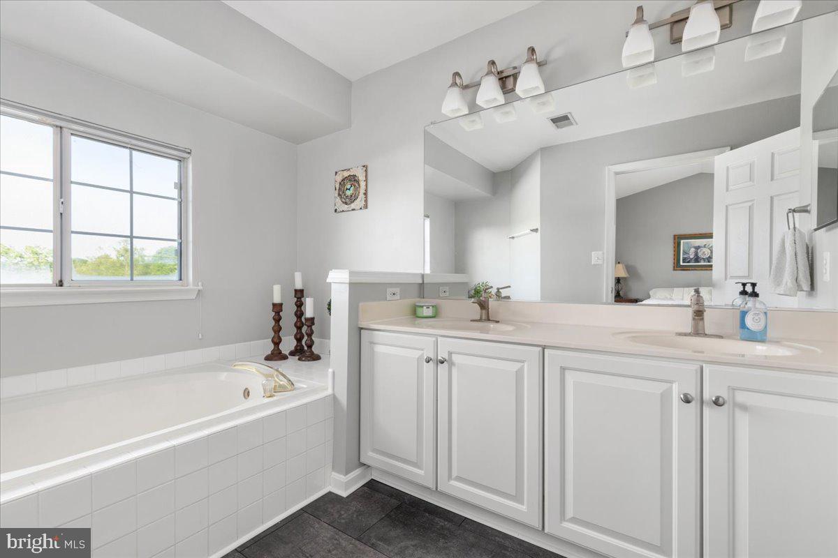 21631 Kings Crossing Ter