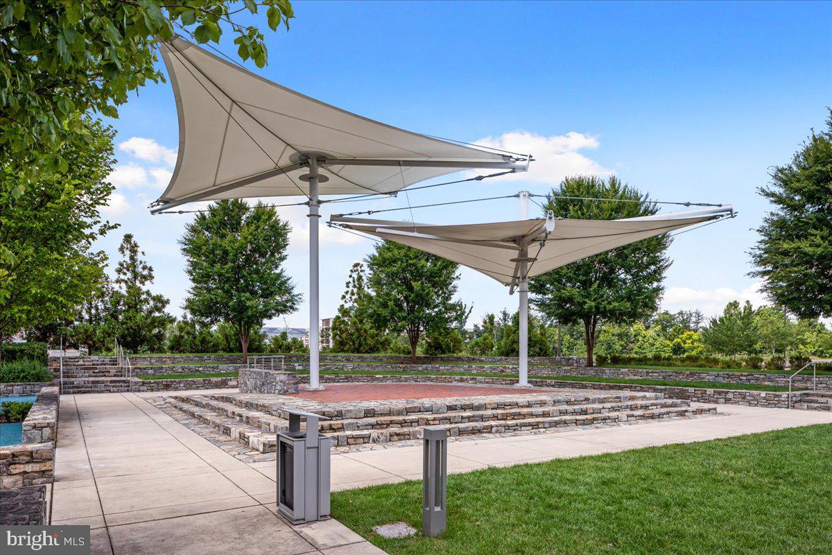 21631 Kings Crossing Ter