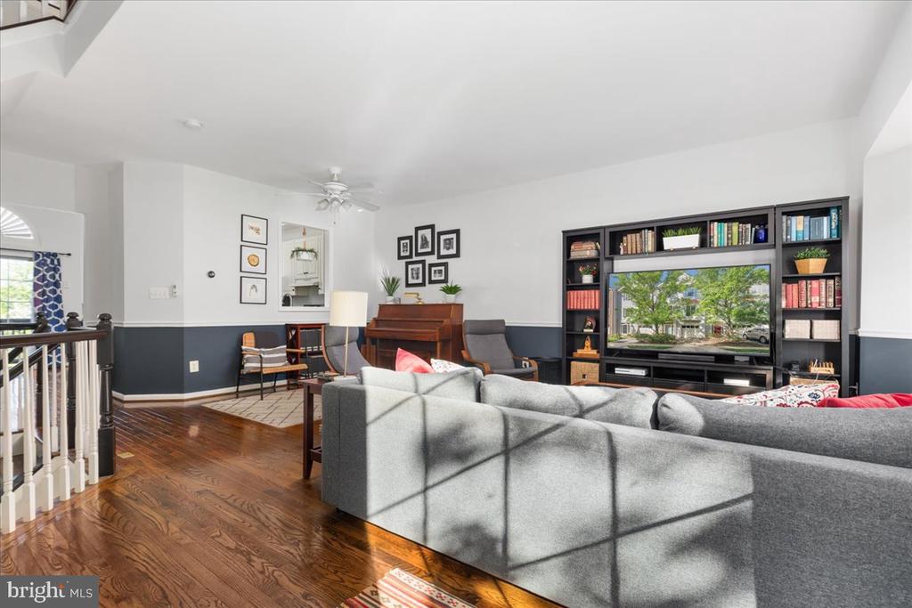 21631 Kings Crossing Ter