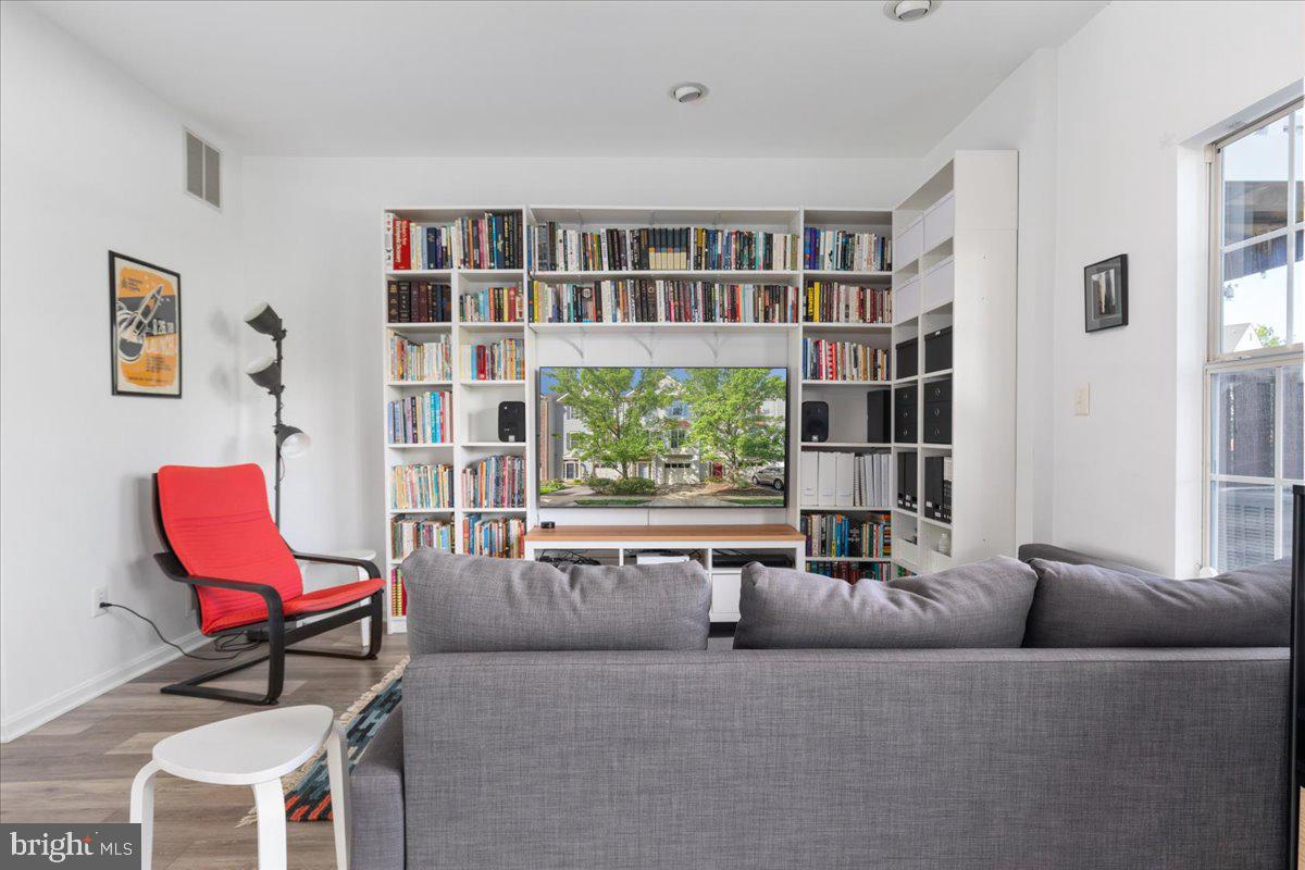 21631 Kings Crossing Ter