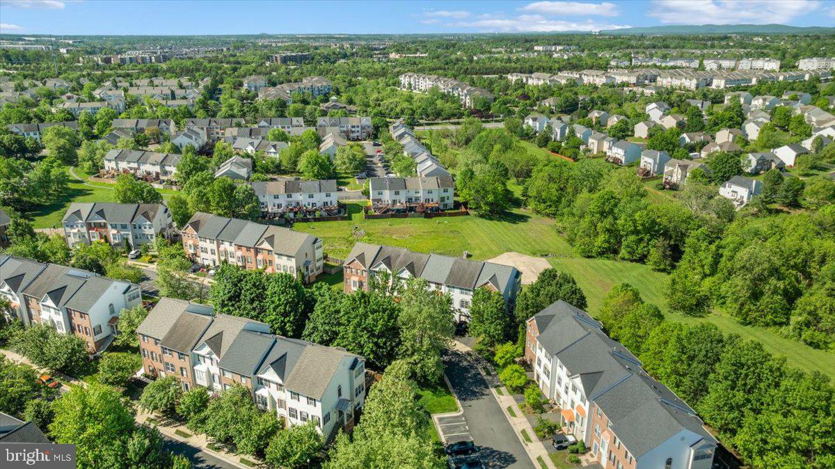 21631 Kings Crossing Ter