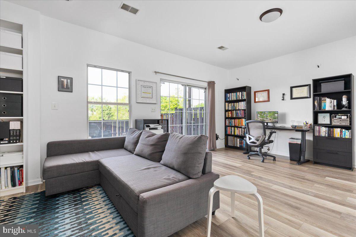 21631 Kings Crossing Ter