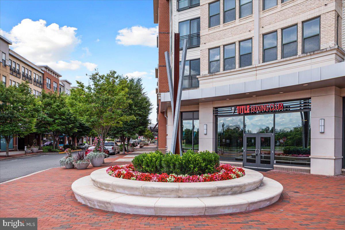 21631 Kings Crossing Ter