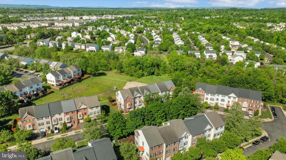 21631 Kings Crossing Ter