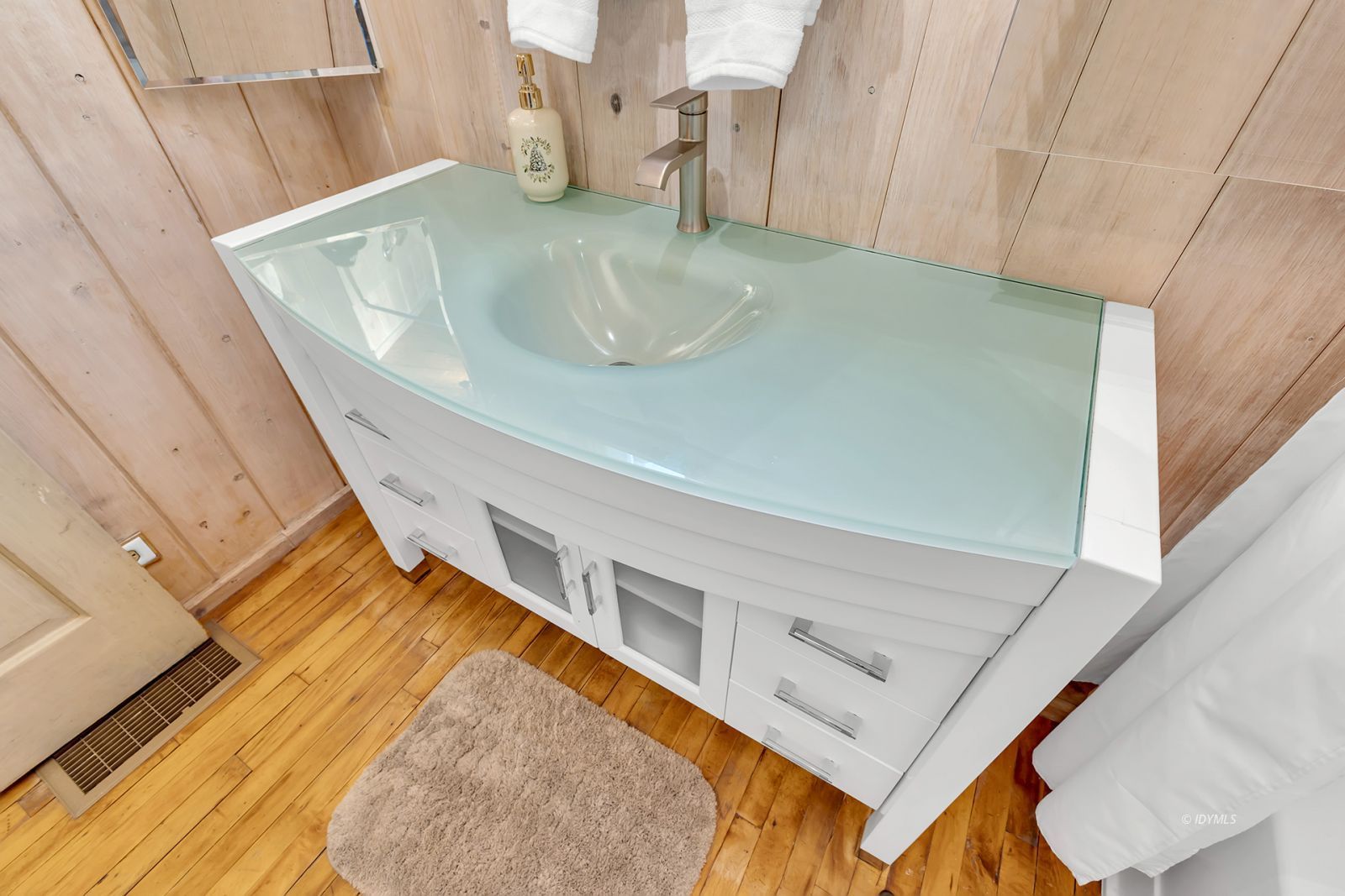 53560 Country Club Dr