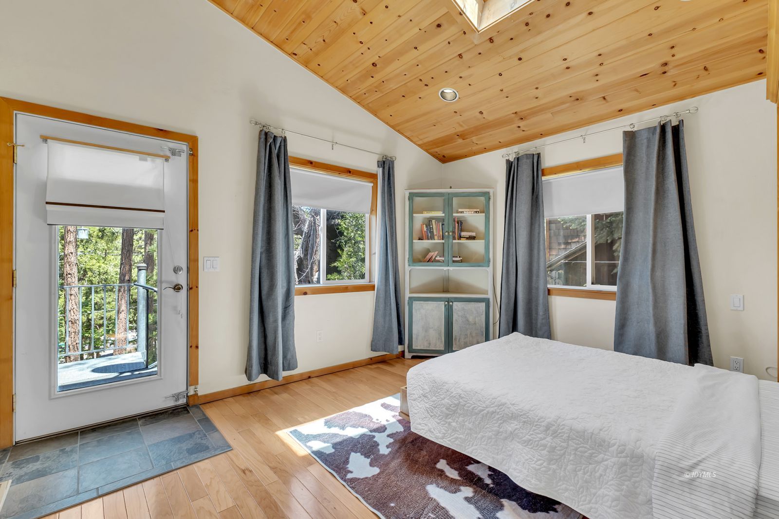 53560 Country Club Dr